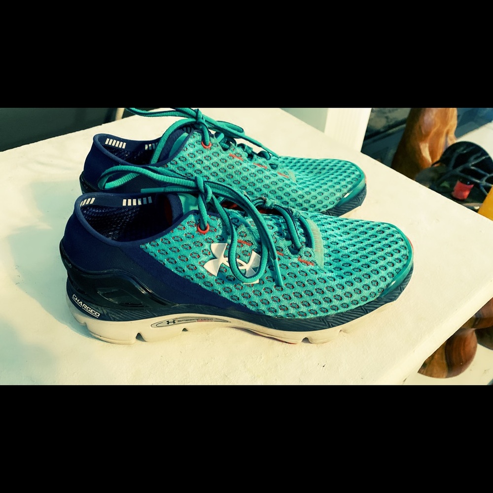 Under Armour women’s size 9